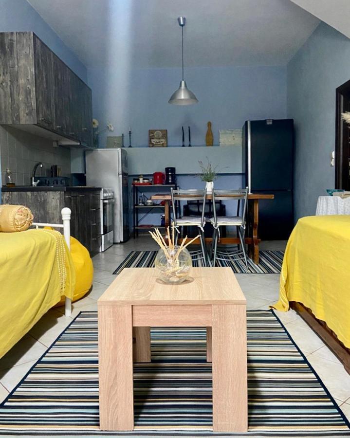 Sunny Garden Apartment *